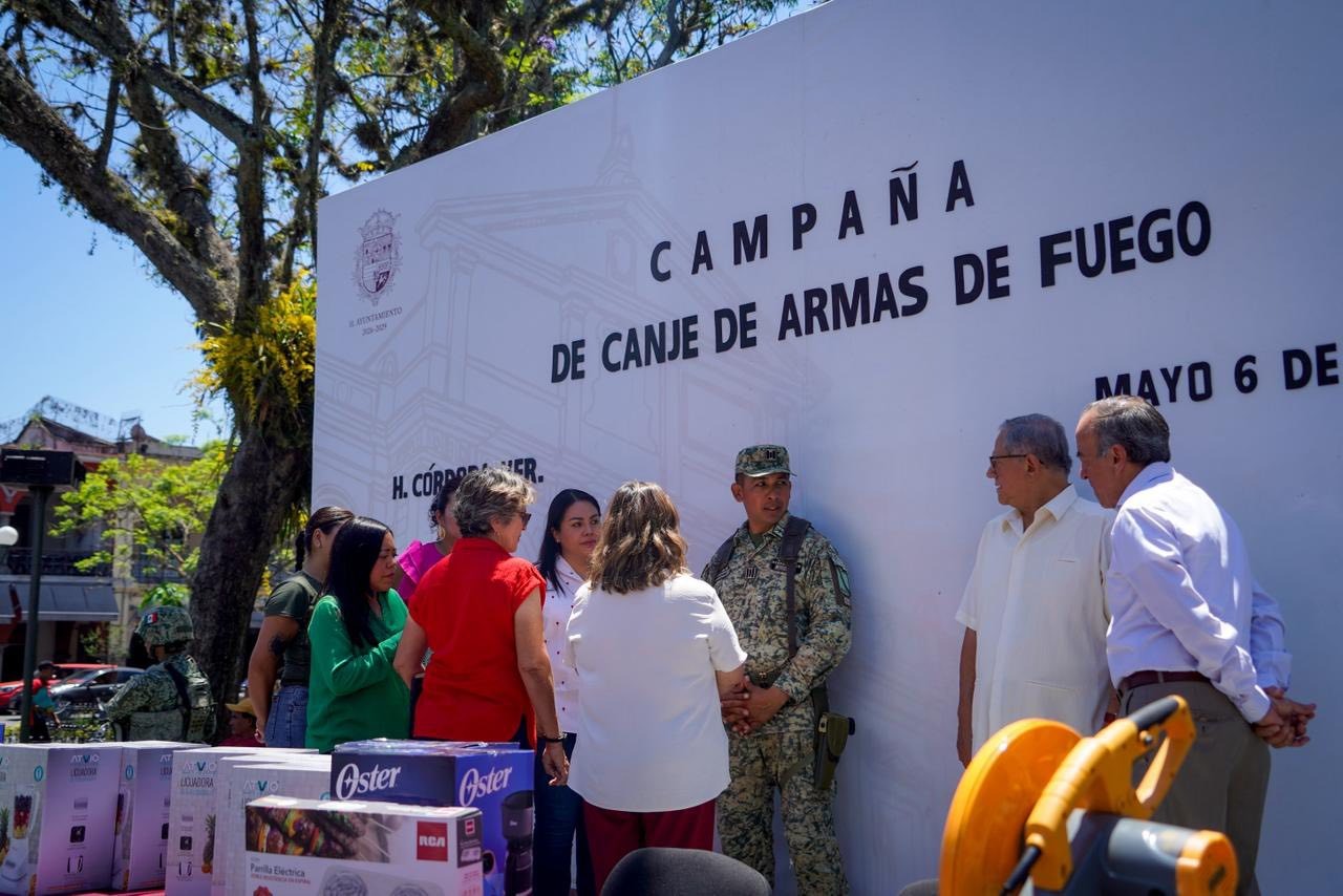 Inicia campaña de canje de armas en la explanada del parque 21 de mayo