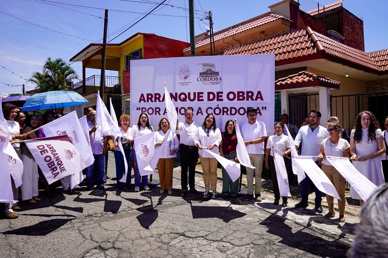 Ayuntamiento da banderazo de obra en colonia Divina Morales de Gutiérrez Barrios y Valle del Sol; rehabilitarán red de drenaje, red de agua entubada, y pavimentación
